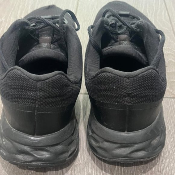 Men's Nike Athletic Shoes - Picture 4 of 4